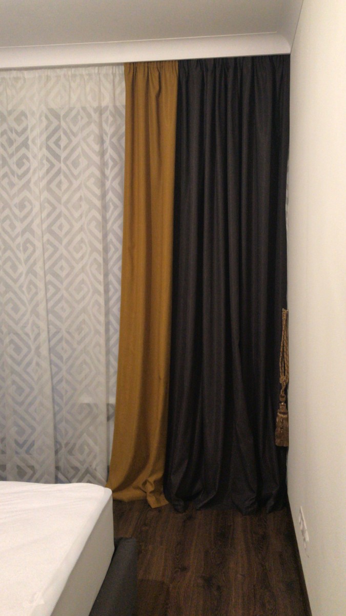 Текстильное оформление окна в спальне Фото 2